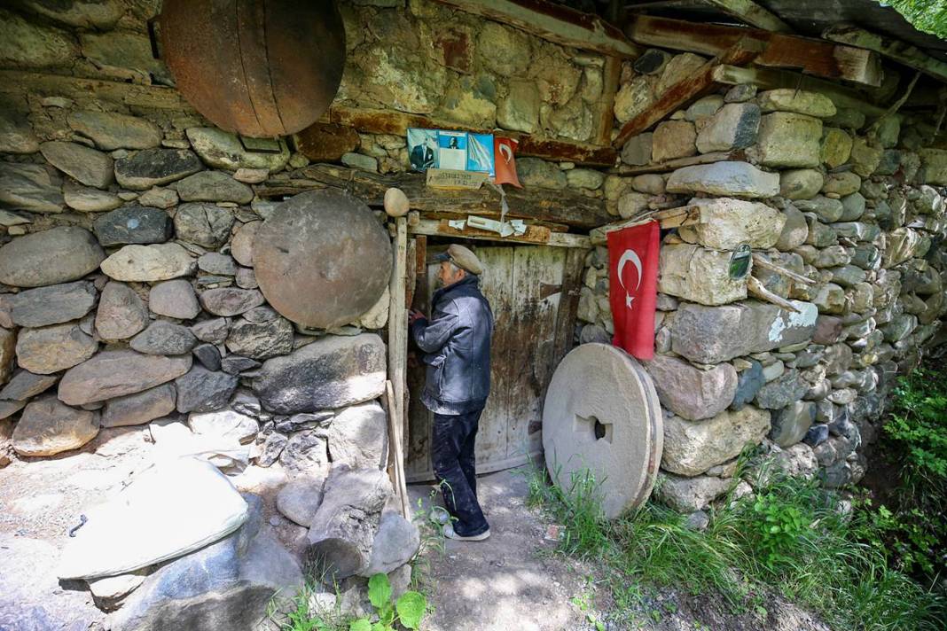Kurtuluş Savaşı'nda binlerce insanı doyuran tarihi değirmen, 300 yıldır un öğütüyor 3
